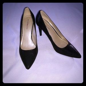 Beautiful Bandolino Black Fairbury Pump